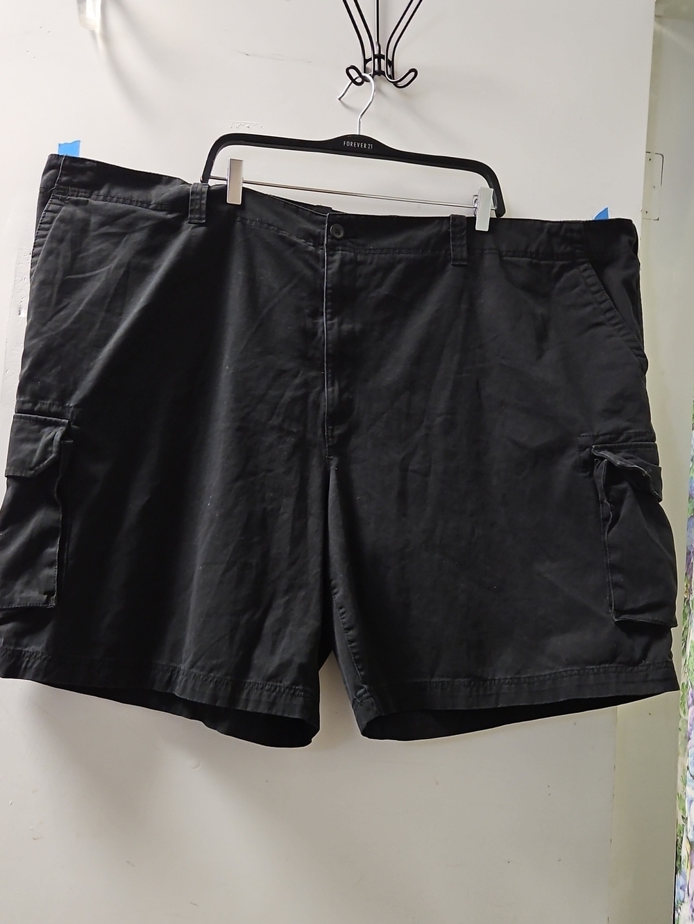 Size 58 Men's Black Cargo Shorts with Multi-Pocket Utility